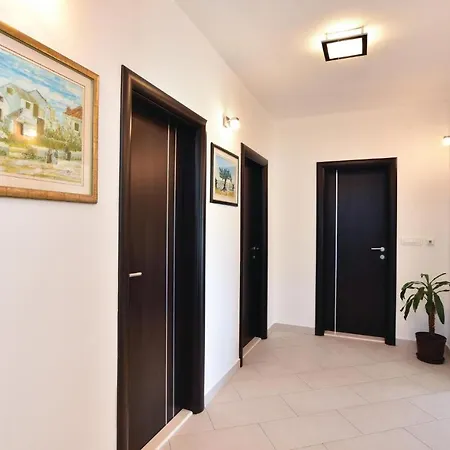 Pet Friendly In With Kitchen דירה ספליט