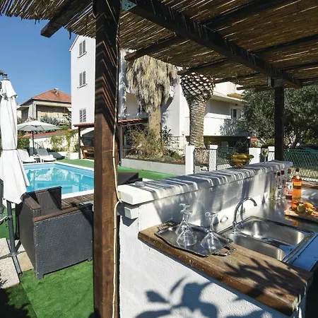 דירה Pet Friendly In With Kitchen